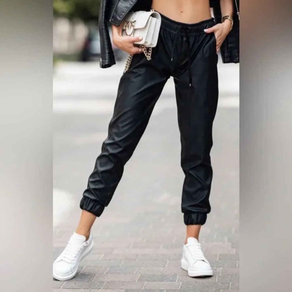 Bullhead ~ new~Women’s Large Black Vegan Faux Leather High Waist Joggers
